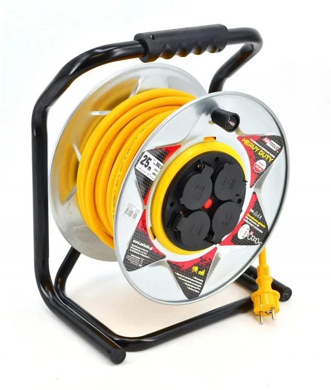 Alargador con enrollador metálico, Awtools, modelo Heavy Duty 25m 3×1,5 mm, uso exterior, resistente al agua y polvo, 16A, 3680W, IP44, neopreno, color amarillo, alta durabilidad.
