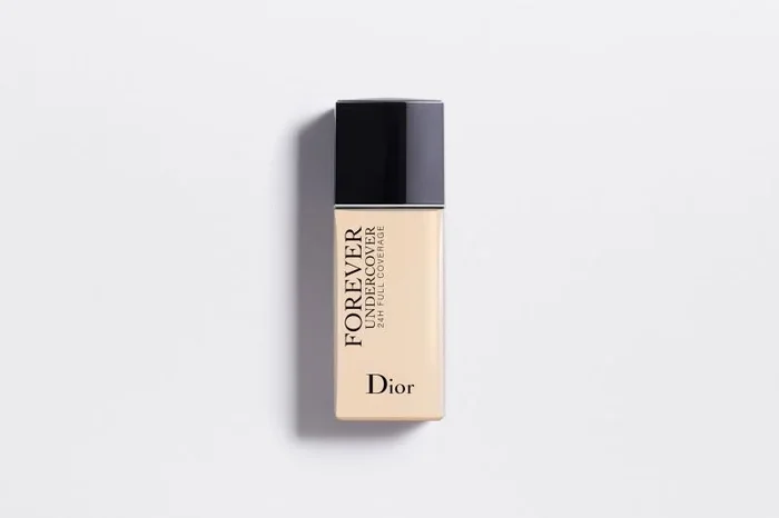 Base líquida Dior Diorskin Forever Undercover 30 ml tono 010 Ivory con frasco dispensador, para todo tipo de piel, modelo NOV-846-0900010, EAN 3348901383462