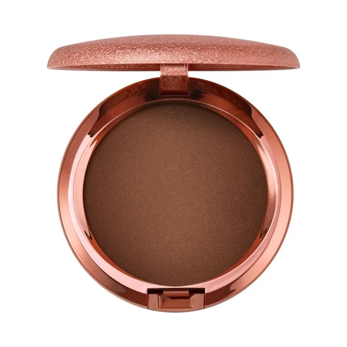 Bronceador compacto MAC Skinfinish Sunstruck en tono Richer Golden 8 g, acabado radiante y natural, polvo compacto para un bronceado luminoso y duradero