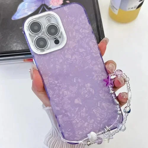 Carcasa TPU para iPhone 16 Pro Max con Textura Brillante y Cadena para Pulsera con Película para Lente (Violeta)
