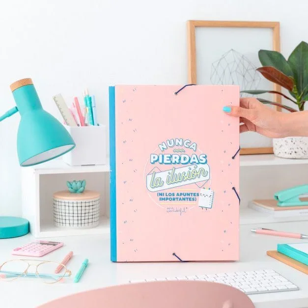 Carpeta carton separadora con goma elastica «nunca pierdas la ilusion.» mr.wonderful