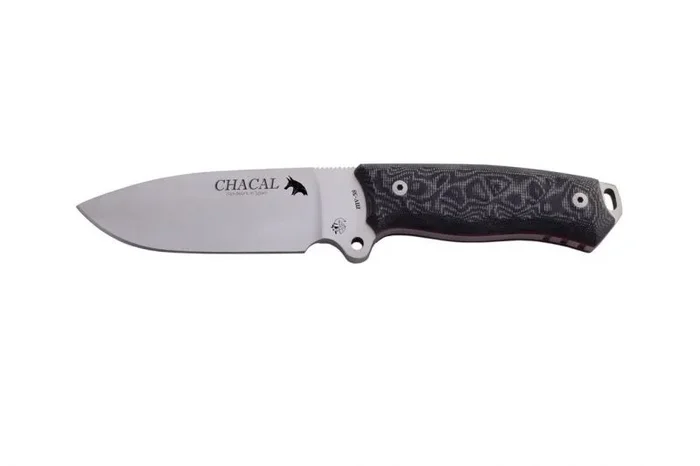 Cuchillo de Supervivencia CHACAL J&V con mango Micarta negra, hoja de 12,5 cms y Funda negra de piel multiposición. Herramienta de Camping para Pesca, Caza, Actividad Deportiva