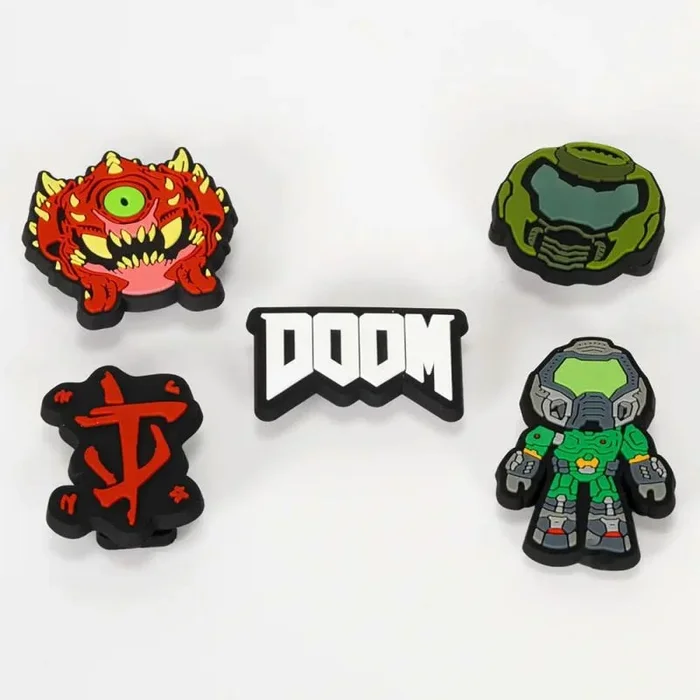 Doom pack de 5 chapas para crocs run and fun