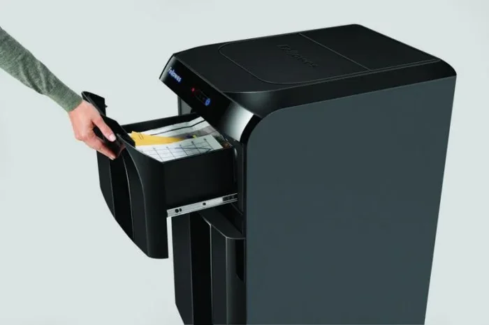 Fellowes AutoMax 500C triturador de papel Corte cruzado 23 cm Negro