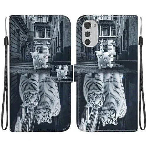Funda de Cuero para Motorola Moto E32 con Dibujo Coloreado y Textura de Cristal (Reflejo de Tigre Gato)