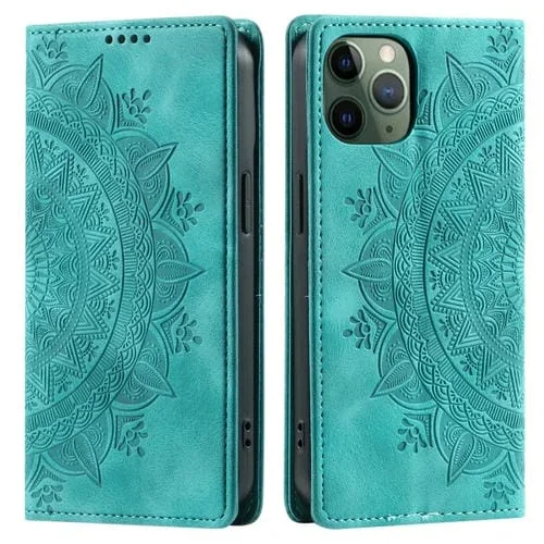 Funda para iPhone 11 Pro Max Totem Cuero Magnética En Relieve (Verde)