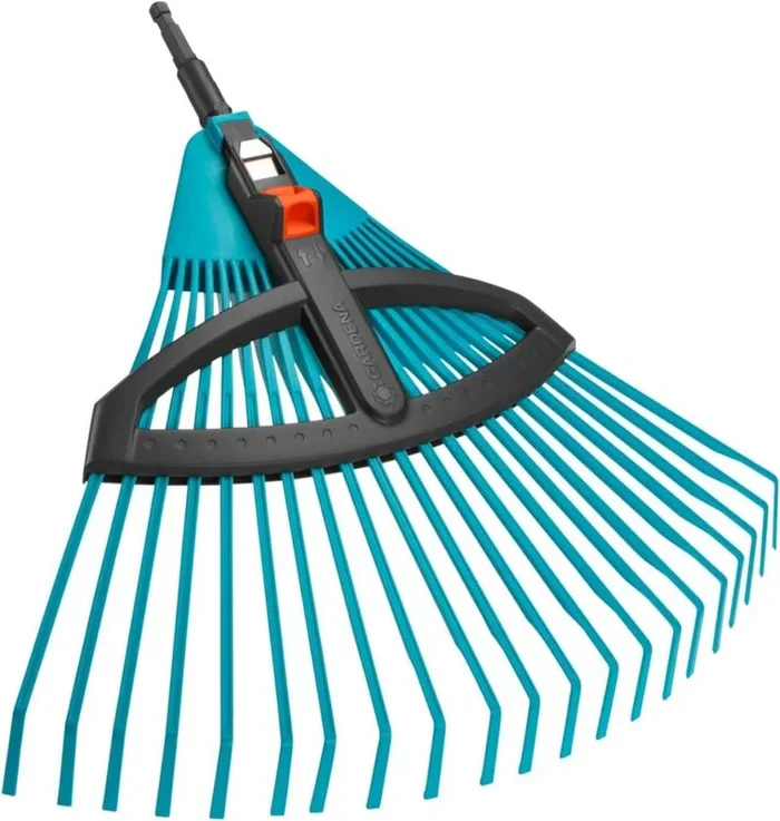 GARDENA 3099-20 Escoba de plástico graduable para hojas con púas elásticas de plástico ajustables, ancho de trabajo 35 a 52 cm Mango no incluido