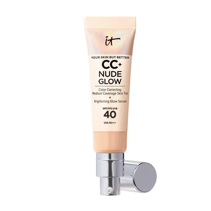 IT Cosmetics, Base de Maquillaje, Tratamiento Antiedad e Hidratante con SPF40, Cobertura Media, Acabado Luminoso, 12 Tonos Disponibles, Light Medium, YSBB CC+ Nude Glow, 32 ml