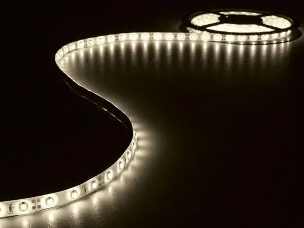 Juego de tira led flexible y adaptador de red – color blanco cálido – 180 leds – 3 m – 12 vdc