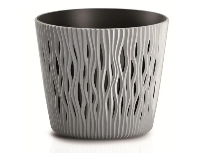Maceta redonda de plastico Sandy Round en color gris 22,5 (largo) x 22,5 (ancho) x 19,2 (alto) cm
