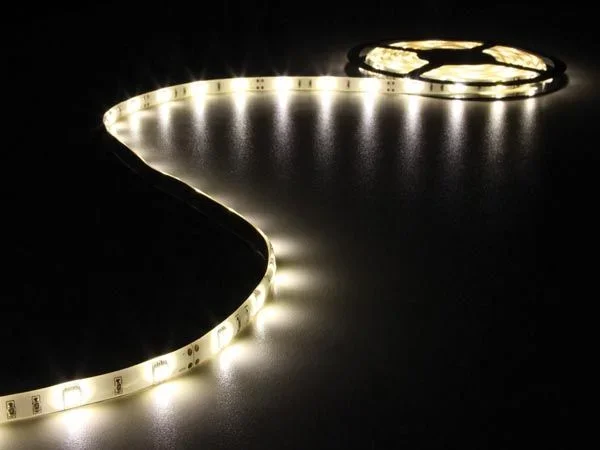 Tira led flexible – color blanco cálido – 150 leds – 5 m – 12 v