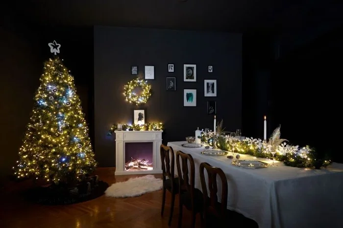 Twinkly Strings – Cadena de Luces de Navidad con 400 AWW (Ámbar, Blanco Cálido, Blanco Frío) – Decoración Navideña Interior y Exterior – Iluminación Controlada por App, Cable Negro, 32m