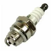 Vela de encendido para cortacésped y motosierra de gasolina, marca Silver, modelo profesional, alta eficiencia y durabilidad para equipos de jardín y herramientas de corte.
