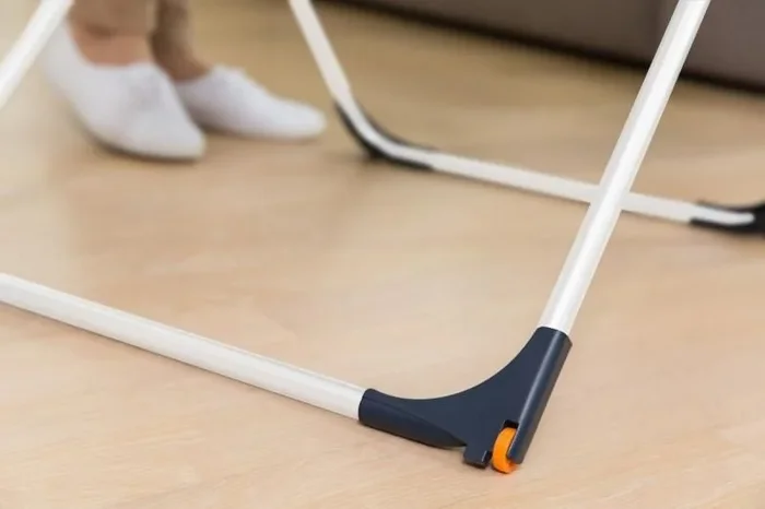 Vileda Universal Tendedero X-Legs de Acero con alas Plegables, 18 Metros de Espacio de tendido, Compacto y fácil de Guardar, Dimensiones Abierto 180x55x93 cm, Color Blanco
